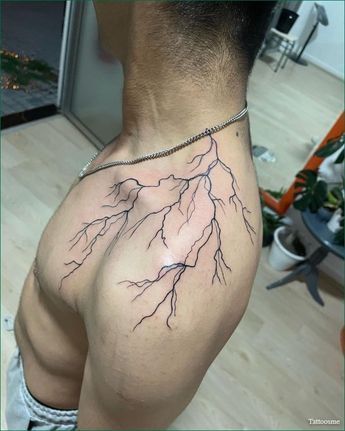 Lighting Tattoo Shoulder, Tattoo Side Rib, Lighting Tattoo, Tattoo Side, Lightning Tattoo, Tattoo Shoulder, Feather Tattoo Design, Pencil Christmas Tree, Side Tattoos