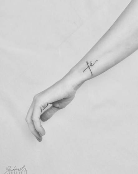 Tattoo Ideas Faith, Spanish Tattoos, Faith Tattoo, Small Girl Tattoos, Inspiration Tattoos, Tattoo Feminina, Wedding Tattoos, Cross Tattoo, Little Tattoos