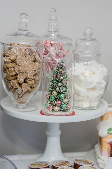 Holiday Decor in the Kitchen - The Home I Create Diy Hot Cocoa, Christmas Decorations Apartment, Outside Christmas Decorations, Dekor Diy, Christmas Decor Inspiration, Christmas Kitchen Decor, Festive Holiday Decor, Christmas Inspo, Christmas Decorations For The Home