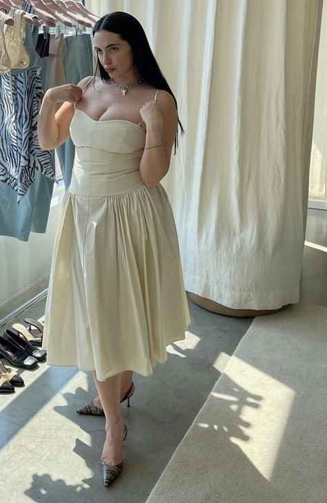 Drop Waist Dress Plus Size, Graduation Dress Midsize, Midsize Beauty, Short Legs Long Torso, White And Silver Dress, Scandi Fashion, Evolution Of Fashion, Effortlessly Chic Outfits, Dress Aesthetic