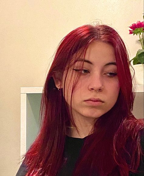 red hair red dye septum nostril eyeliner Nostril Y Septum, Nostril And Septum Piercing Together, Septum And Nostril Piercing, Nostril And Septum, Septum Nostril, Red Dye, Piercing Inspo, Face Piercings, Hair Red