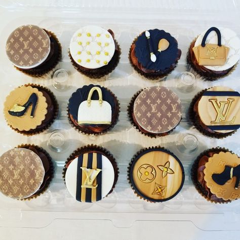 Louis Vuitton cupcakes Louis Vuitton Cupcakes, Prom Theme, Cupcake Designs, Treat Ideas, Sweets Cake, Party Bags, Cupcake Cookies, Birthday Ideas, Cupcake Cakes