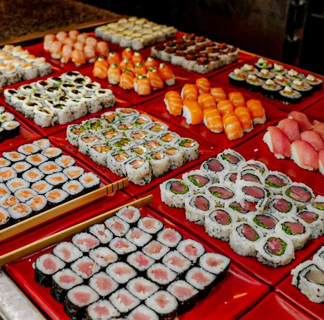 Fish Rice, Food Japanese, Rice Food, Raw Fish, Sushi Rolls, Asian Food, Rice Recipes, Dumplings, Japanese Food