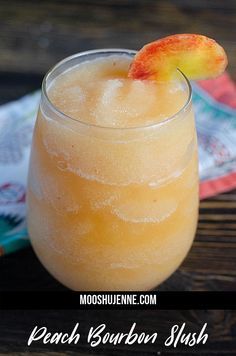 Peaches are in season in the summer. Peaches are great in desserts but better in summer drinks like this Peach Bourbon Slush. #cocktails #cocktailrecipes #summerrecipes #peaches #drinks #bourbon Slush Cocktails, Peach Slush, Bourbon Slush, Peach Bourbon, Peach Cocktail, Peach Drinks, Banana Milkshake, Alcohol Drink Recipes, Drinks Alcohol Recipes