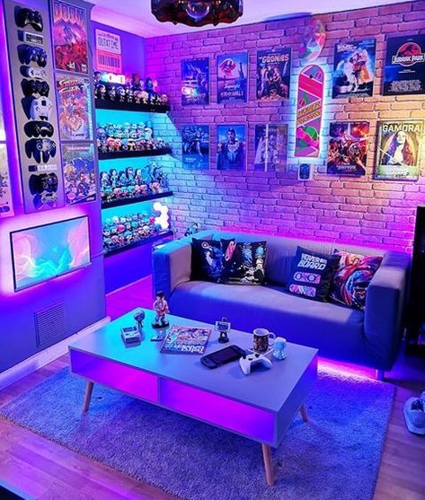 Sala Nerd, Games Room Inspiration, Small Game Rooms, Nerd Room, Bilik Idaman, Computer Gaming Room, Gamer Room Decor, Otaku Room, Video Game Room Design