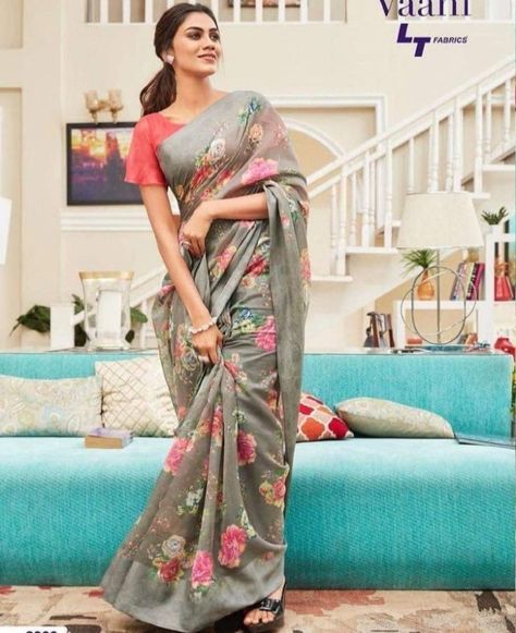 Lenin Saree Blouse Designs, Fancy Sarees Latest, Floral Print Saree, Silk Saree Blouse Designs Patterns, Floral Print Sarees, Traditional Blouse Designs, Fancy Sarees Party Wear, Designer Saree Blouse, Sari Blouse Designs