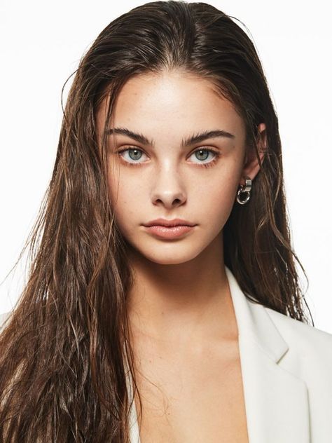 Meika Woolard, Meika Woollard, Beautiful Wigs, Model Poses Photography, Australian Models, Face Photography, Soft Hair, 인물 사진, 로고 디자인