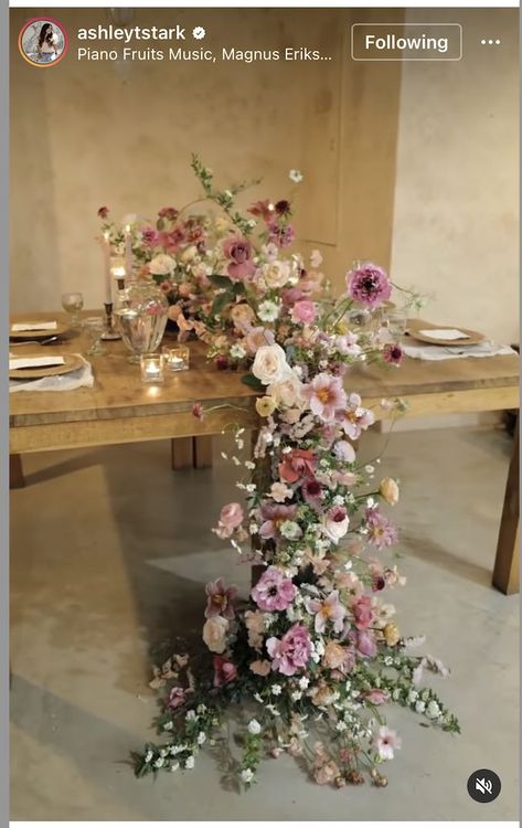 Ashley Stark, Wildflower Wedding Theme, Table Flower Arrangements, Spring Dinner, Spring Floral Arrangements, Flower School, Floral Arrangements Wedding, Wedding Table Centerpieces, Wedding Mood