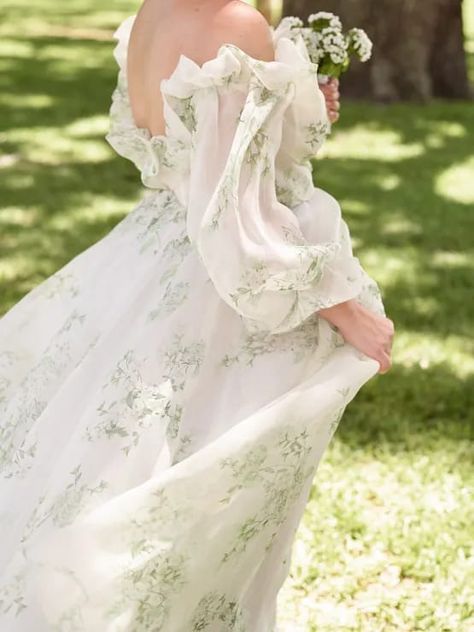 Midsummer Wedding Dress, White And Sage Green Wedding Dress, Wedding Dress White And Green, White Green Wedding Dress, Green Accent Wedding Dress, Wedding Dress With Green Embroidery, Wedding Dress Green Embroidery, Wedding Dress With Green Vines, Wedding Dress With Vines