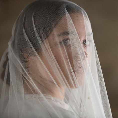 lady macbeth is a very modern reimagining of the period drama Lady Macbeth Movie, Macbeth Movie, Pretty Gowns, 19th Century Women, Lady Macbeth, Toronto Film Festival, Bohemian Bride, Florence Pugh, Bridal Fashion Week