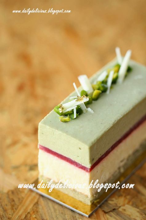 dailydelicious: Pistachio Vanilla Entremets Dolci Finger Food, Entremet Recipe, Patisserie Fine, Beautiful Desserts, A Piece Of Cake, Fancy Desserts, Piece Of Cake, Mini Desserts, Sweet Desserts