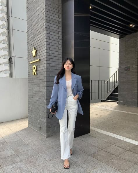 Korean Blazer Outfit, Blazer Korean Style, Korean Spring Outfits, Korean Fashion Women Dresses, Smart Casual Women Outfits, Non Hijab, Simple Casual Outfits, Korean Outfit Street Styles, Mommy Outfits