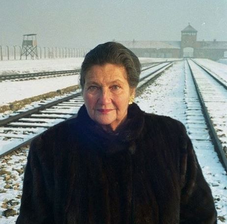 An exhibition on Simone Veil in Paris Simone Veil, Historical Quotes, Great Women, The European Union, Character Aesthetic, Women In History, Inspirational Women, Famous People, Veil