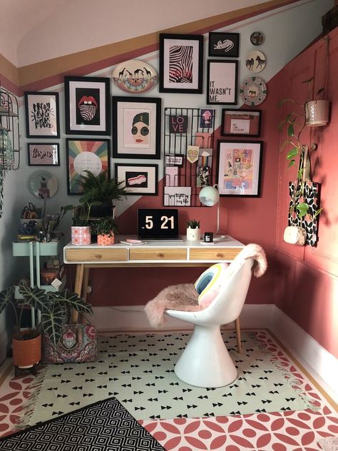 Office Gallery Wall, Perfect Gallery Wall, Retro Room, Design Blogs, Retro Home Decor, Style At Home, Retro Home, Home Office Design, 인테리어 디자인