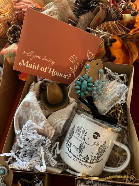 Bridemaids Proposals Western, Bridesmaid Proposal Country Theme, Western Wedding Menu Ideas, Western Gift Box Ideas, Palmetto Wedding Decor, Country Maid Of Honor Proposal, Western Wedding Guest Gifts, Western Wedding Guest Book Table, Western Bridal Party Gifts