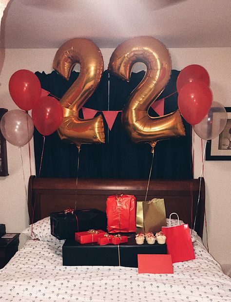 Birthday Room Surprise, Boyfriends Birthday Ideas, Ideas Aniversario, Surprise Birthday Decorations, Birthday Surprises, Surprise Gifts For Him, Birthday Room Decorations, Birthday Surprise Boyfriend, Best Boyfriend Gifts