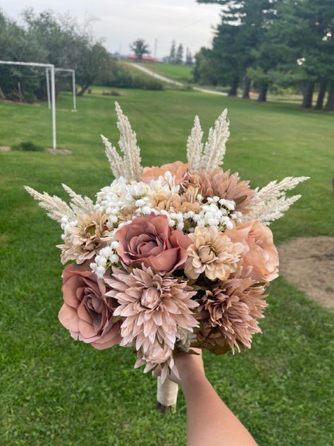 Dusty Rose Fall Wedding Bouquet, Fall Wedding Pink Blushes, Flower Bouquet Aesthetic For Wedding, Rustic Bridal Flowers, Mauve And Pampas Grass Wedding, Boho Dusty Pink Wedding, Fall Wedding Blush And Sage, Dusty Rose Boho Bouquet, Dusty Rose Pampas Bouquet