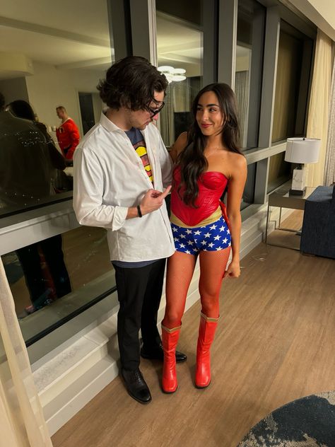 Superman and wonder woman 💫 #couplehalloweencostumes #wonderwomancostume #couplecostumeideas Superman Wonder Woman Costume, Superman Couple Costume, Superman And Wonder Woman Costume, Super Hero Couples, Superwoman Costume, Couple Halloween Costume, College Costumes, Superman And Wonder Woman, Superman Costumes