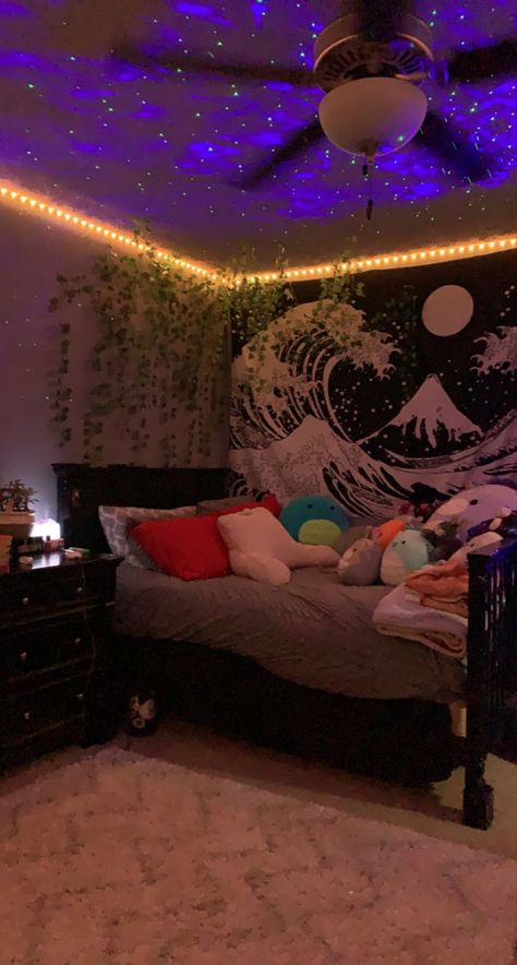 Squishmallows On Bed, Bed With Squishmallows, Squishmallows Bedroom, Grunge Bed, Cleaning My Room, Teen Bedroom Decor, Dreamy Room, Room Idea, Dream Room Inspiration