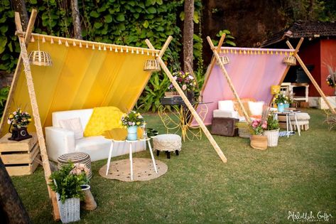 Rustic Mehndi Decor, Sundowner Decor, Outdoor Events Decor, Haldi Decoration Ideas, Studio Pictures, Mehendi Decor Ideas, Haldi Decor, Wedding Decor Photos, Wedding Entrance Decor