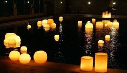 Floating Pool Candles, Backyard Lighting Diy, Pool Candles, Floating Candle Centerpieces Wedding, Floating Candles Wedding, Unity Candle Holder, Candle Table Centerpieces, Sunset Party, Energy Candles