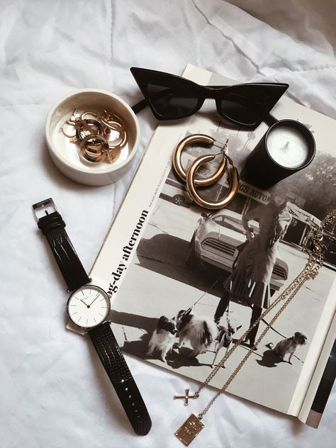 Flay Lay Inspiration, Photography Flat Lay Ideas, Jewelry Flat Lay Ideas, Aesthetic Flatlay Ideas, Flat Lay Aesthetic, Laydown Styling, Ugc Inspiration, Flat Lay Ideas, Laydown Photography