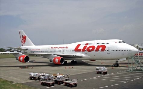 AAHHH Terdengar Suara Desahan di Kokpit Pesawat Lion Air - Rancah Post Pesawat Lion Air, Lion Air, Boeing 747 400, People Fly, 747 400, Jumbo Jet, Air Carrier, Boeing Aircraft, Tanah Liat