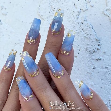 TheGlitterNail 🎀 Get inspired! on Instagram: “💎💎💎 Blue Quartz Marble with Gold Flakes on Coffin Nails 👌 • 💅 Nail Artist: @nailsbyniko 💝 Follow her for more gorgeous nail art designs! •…” Blue Gold Nails, Marble With Gold, Quartz Marble, Blue Acrylic Nails, Nail Swag, Summer Acrylic Nails, Cat Kuku, Marble Nails, Hot Nails