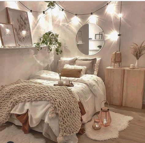 وابي سابي, Koti Diy, Bedroom Decor For Teen Girls, Redecorate Bedroom, Cozy Room Decor, Teen Bedroom Decor, Room Design Bedroom, Dream Room Inspiration, Room Makeover Bedroom