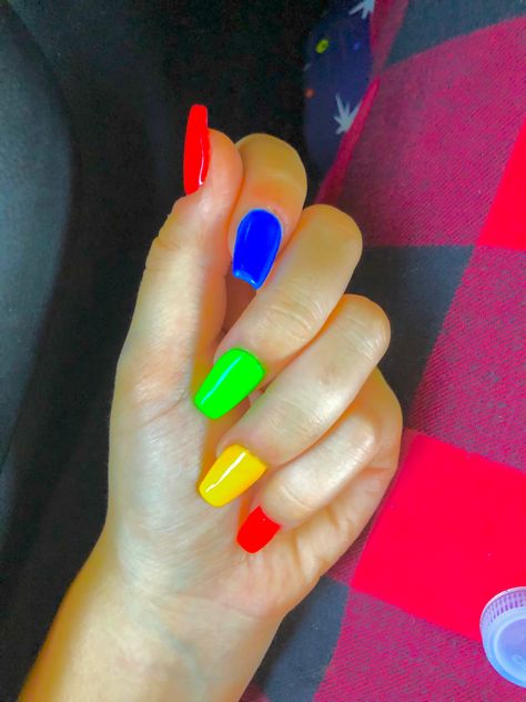 Kidcore Nails Short, Kidcore Nails Simple, Nails Primary Colors, Nail Colors Neon, Primary Color Nails, Kidcore Nails, Nails Indie, Internet Core, Indie Nails