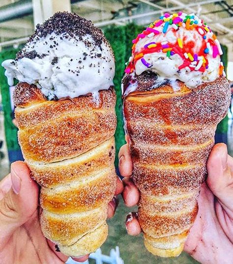 Chimney cones topped with ice cream (a.k.a. donut cones) evolved from traditional Hungarian chimney cakes Donut Cone, 626 Night Market, Ice Cream Cones Recipe, Chimney Cakes, Trim Healthy Recipes, Donut Ice Cream, Chimney Cake, Cake Ice Cream, Protein Ice Cream