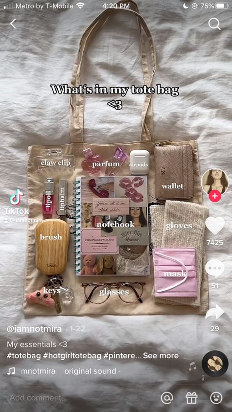 Summer Bag Essentials, Everyday Bag Essentials, School Bag Essentials, Backpack Essentials, Travel Bag Essentials, Inside My Bag, Purse Essentials, Handbag Essentials, Girls Tote