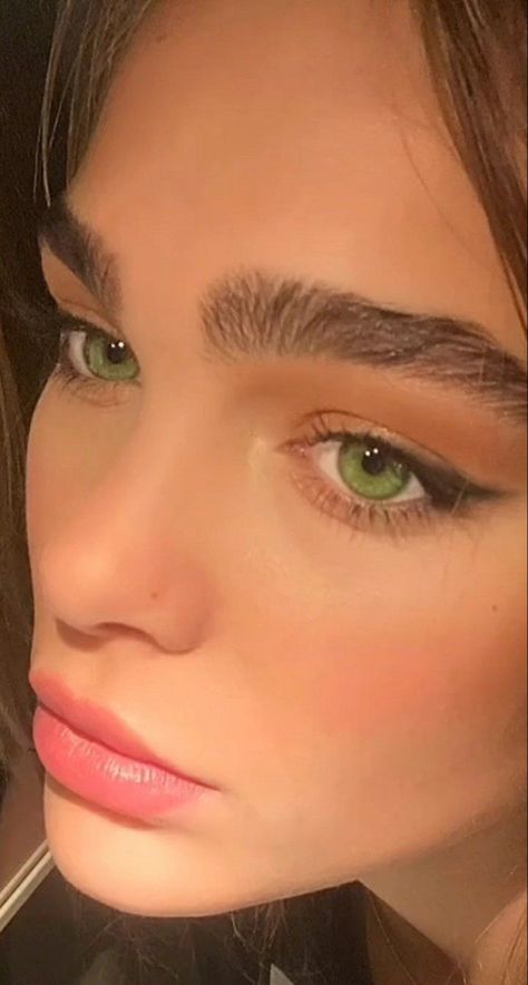 Green Eyes Aesthetic Girl, Green Eyes Aesthetic, Pretty Green Eyes, Green Eyes Blonde Hair, Pretty Eyes Color, Bright Green Eyes, Dark Green Eyes, Black Hair Green Eyes, Eye Color Chart