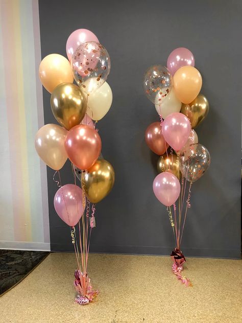 Helium Balloon Arrangements, 30 Balloon Decorations, Small Ballon Arangment, Simple Birthday Balloons, Balloon Arrangements Birthday, Easy Balloon Decorations, Helium Balloon Decoration, Ballon Arrangements, Simple Balloon Decoration