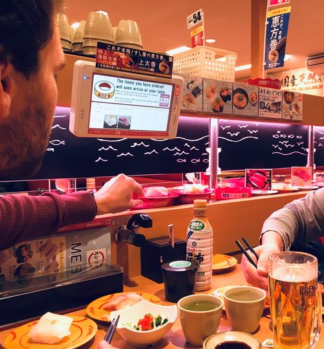 Japanese ”kaiten-zushi” or ”sushi train” in Sapporo. Customer can order anything on the touch screen which will also inform them when their order is approaching in the rotation. #customerexperience Train Restaurant, Sushi Train, Future Thinking, Sushi Dinner, Sapporo, Customer Experience, Restaurant Design, Touch Screen, Restaurant