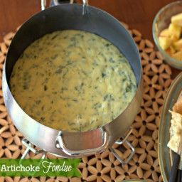 Melting Pot Cheese Fondue, Broth Fondue Recipes, Fondue Recipes Meat, Easy Cheese Fondue, Melting Pot Recipes, Cheese Fondue Recipe, Dessert Fondue, Fondue Dinner, Fondue Recipes Cheese