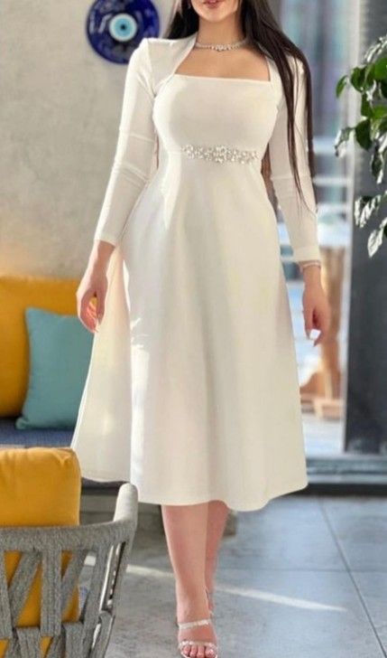 Dresses For Chubby Women, Simple Engagement Dress, Dress For Chubby, White Frock, Elegant White Dress, Bride Dress Simple, Long Dress Design, Women Dresses Classy, Fancy Dresses Long