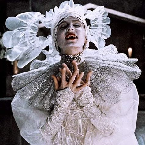 Bram Stokers Dracula, Lucy Westenra, Dracula 1992, Bram Stoker's Dracula, Bram Stoker, Dracula, Twitter Instagram, Halloween Costume, Art Inspo