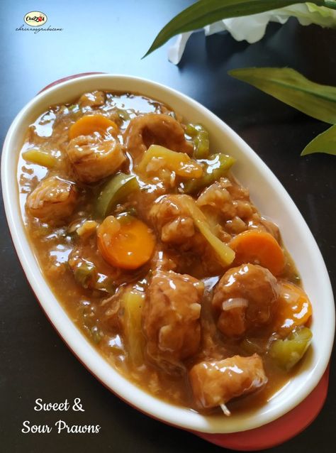 Recipe for Mom's Favourite Sweet & Sour Prawns - chrizzosgrubscene Sweet And Sour Prawns, Goan Recipes, Ginger Recipes, Edible Food, Moms Favorite, Sweet And Sour, Recipe For Mom, Spicy Recipes, Deep Fried