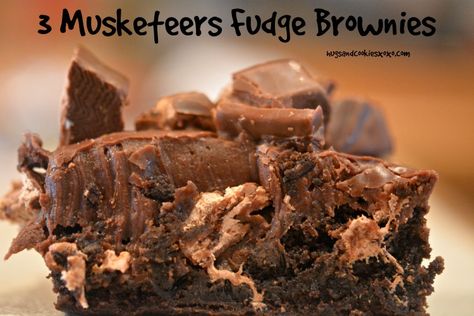 3 musketeers candy fudge brownies 3 Musketeers Candy, Box Mix Brownies, Brownie Mix Recipes, Mars Bars, Candy Fudge, 3 Musketeers, Mars Bar, Brownie Pan, Box Brownies