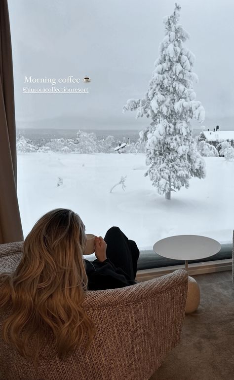 Winter Wellness Aesthetic, Winter Break Aesthetic, Ski Season Aesthetic, Courchevel Aesthetic, Ski Weekend Aesthetic, Ski Trip Instagram, Skiing Holiday Aesthetic, Zermatt Winter, Luxury Ski Resort Aesthetic