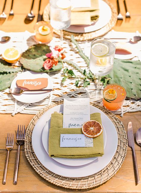 Boho Fiesta Dinner Party Inspiration - Inspired by This Fiesta Dinner Party, Couple Dinner, Backyard Dinner Party, Dinner Party Table Settings, Inmobiliaria Ideas, Perfect Dinner Party, 21 Diner, Dinner Party Summer, Dinner Party Themes