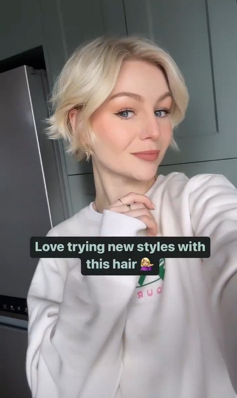 Kallmekris Haircut, Kris Collins Hair, Kallmekris Hair, Bixie Colour Hair Colors 2023, Gen Z Bob Haircut, 90s Bixie Haircut Aesthetic, Kallmekris Short Hair, Bixie Haircut Girl, Bixby Haircut