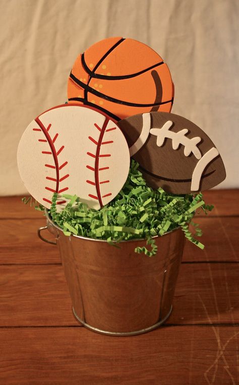 Sports Party Centerpieces, Sports Centerpieces, Centerpiece Birthday, Sports Baby Shower Theme, Sports Party Decorations, Sports Baby Shower, Birthday Centerpiece, Sports Theme Birthday, Sports Birthday Party