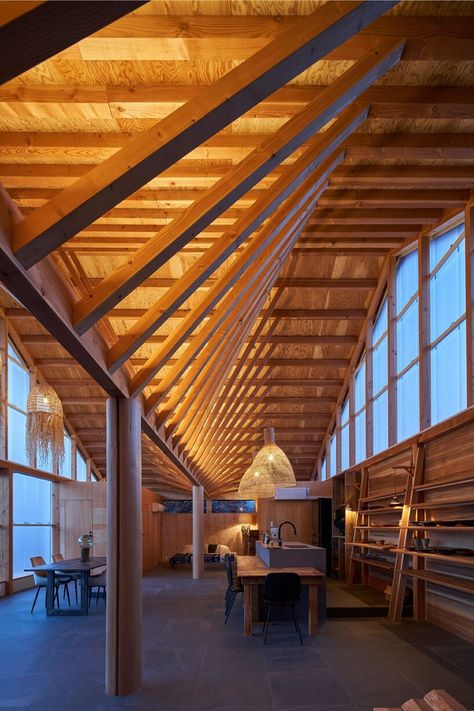 House Tokyo, Wood Lighting, Hidden Lighting, Roof Ceiling, Facade Lighting, Wood Architecture, Roof Structure, Concrete Structure, Wood Ceilings