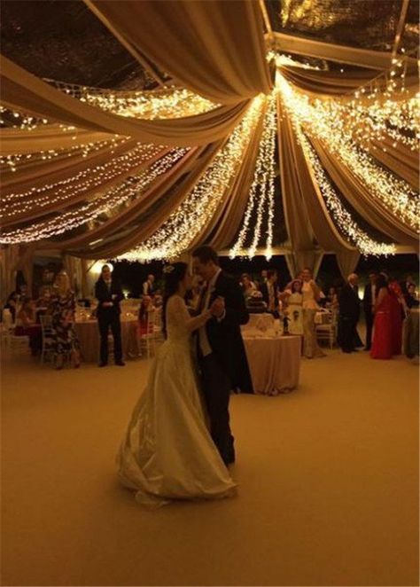 26 Creative Wedding Tent Decoration Ideas to Inspire #wedding #decorations #weddingtent #bride #love #weddingday Soft Lighting Wedding, Diy Wedding Tent, Wedding Tent Decorations, Wedding Ceiling, Rustic Wedding Decorations, Tent Decorations, Wedding Venue Decorations, Wedding Tent, Wedding Hall