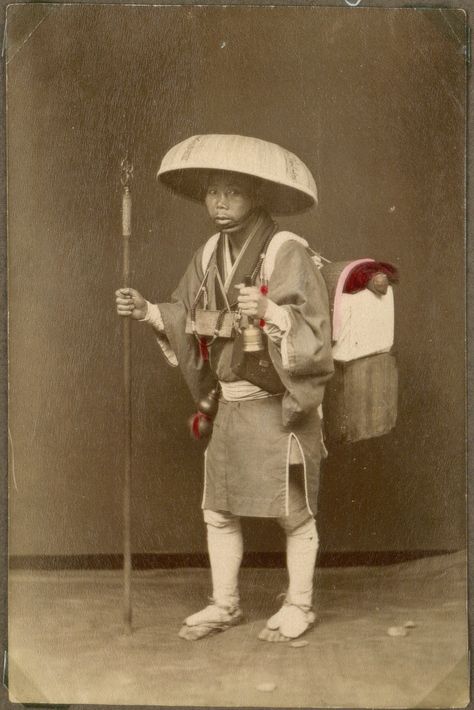 Medieval Japanese, Japanese Doctor, Japanese Costume, Buddhist Monks, Ancient Japan, Japan History, Japanese Warrior, Japanese Folklore, Japan Culture