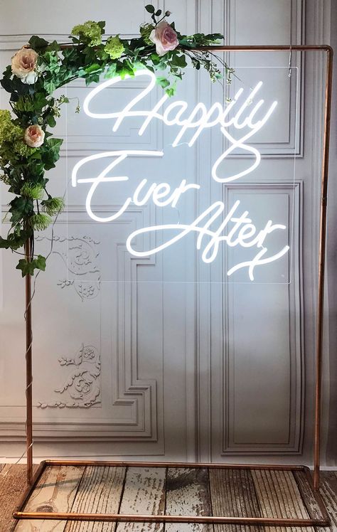 Photo Booth Backdrop Inspiration Marriage Reception, Romantic Signs, Photo Backdrop Wedding, Love Neon Sign, Neon Decor, Copper Wedding, Wedding Photo Booth, Wedding Neon Sign, Neon Wedding