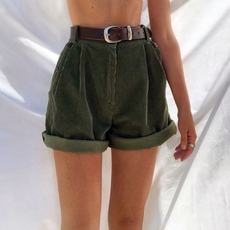 Corduroy Shorts Outfit, Chanel Girl, 90's Fashion, K Fashion, Corduroy Shorts, Green Corduroy, Shorts Outfit, Inspo Board, Vintage Diy