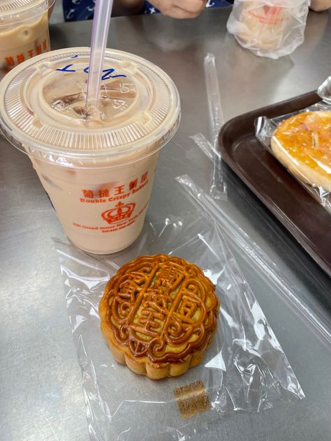 Chinese Bakery. Mooncake. Milk tea Chinese Cafe Aesthetic, Chinese Milk Tea, Fake Dates And Mooncakes, Chinese Tea Aesthetic, Mooncake Aesthetic, Chinese Cafe, Chinese Bakery, China Aesthetic, Chinese Moon Cake